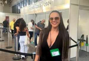 Daiana Pereira, CEO da empresa Lux Alianças, prestigia Feira Internacional Tecno Gold