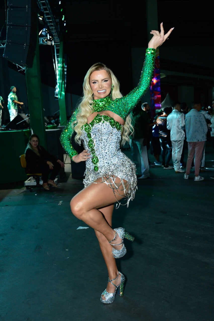 Thalita Zampirolli faz sua estreia como Rainha da Escola de Samba Camisa Verde e Branco 19 Fotos : Eduardo Martins / Brazil News