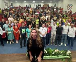 Marcia Abdalla ministra palestra sobre medula óssea com presença de ex-jogadores no Pará