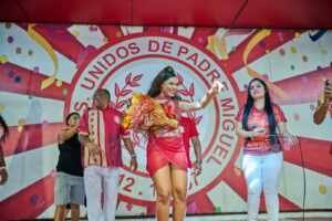 Andressa Marinho é a nova Rainha de Bateria da Unidos de Padre Miguel