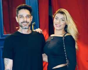 Fran e Diego Grossi curtem noitada em restaurante