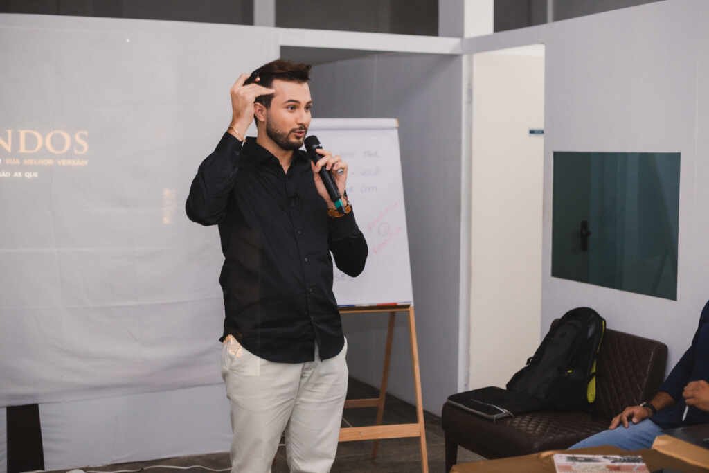 Descubra como o empresário cristão Danilo Birnfelt está mudando o cenário de negócios brasileiro Descubra como o empresário cristão Danilo Birnfelt está mudando o cenário de negócios brasileiro