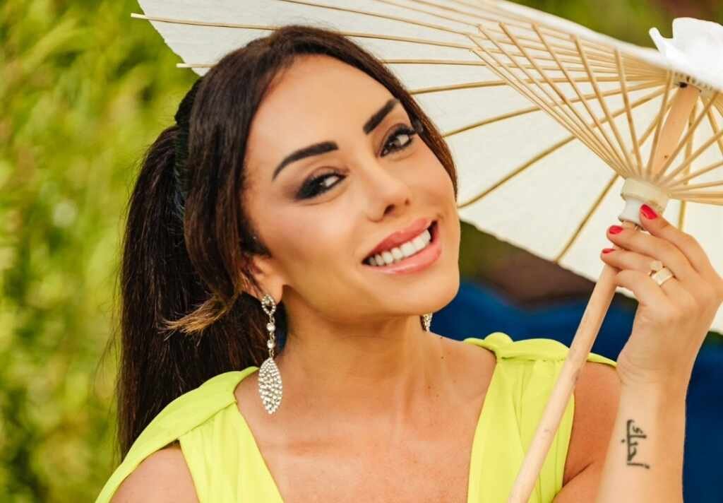 Deia Cypri , esposa do sertanejo Edson, faz niver na Flórida Deia Cypri , esposa do sertanejo Edson, faz niver na Flórida