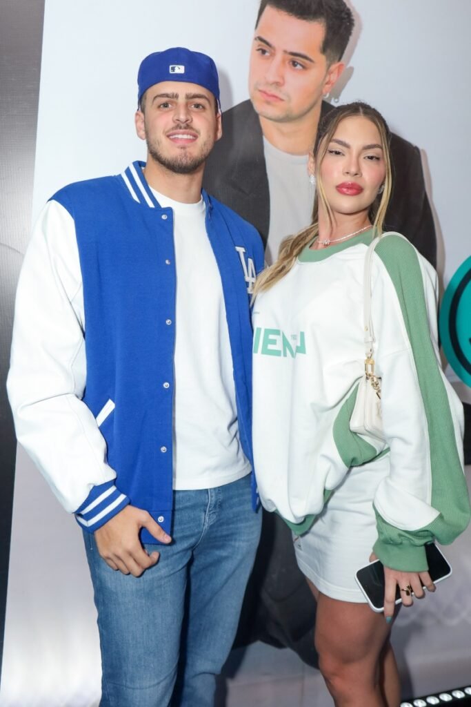 Jon Vlogs e a namorada, Mayara Maia - Foto: Clayton Felizardo/ Brazil News