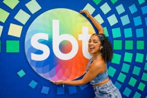 Sucesso: SBT contrata Laura Castro como nova apresentadora; confira!