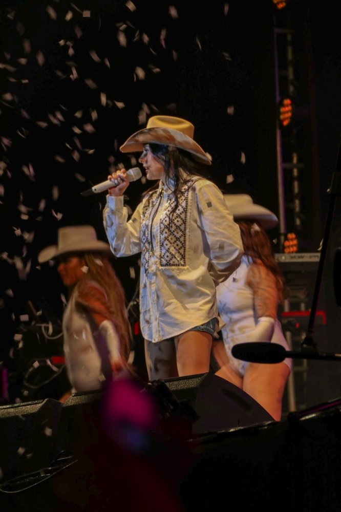 Ana Castela atrai multidão de fãs para o primeiro dia da Festa Julina de Jundiaí 18 Fotos: Marcus Lehman / EGOBrazil