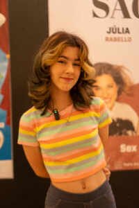 Talentosa: Juliah Mello encanta nos palcos com ‘Emoções da Riley’
