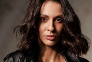 Flávia Brunhosa Mulher 30+ referência na moda e na internet e as mudanças de conceito e representatividade