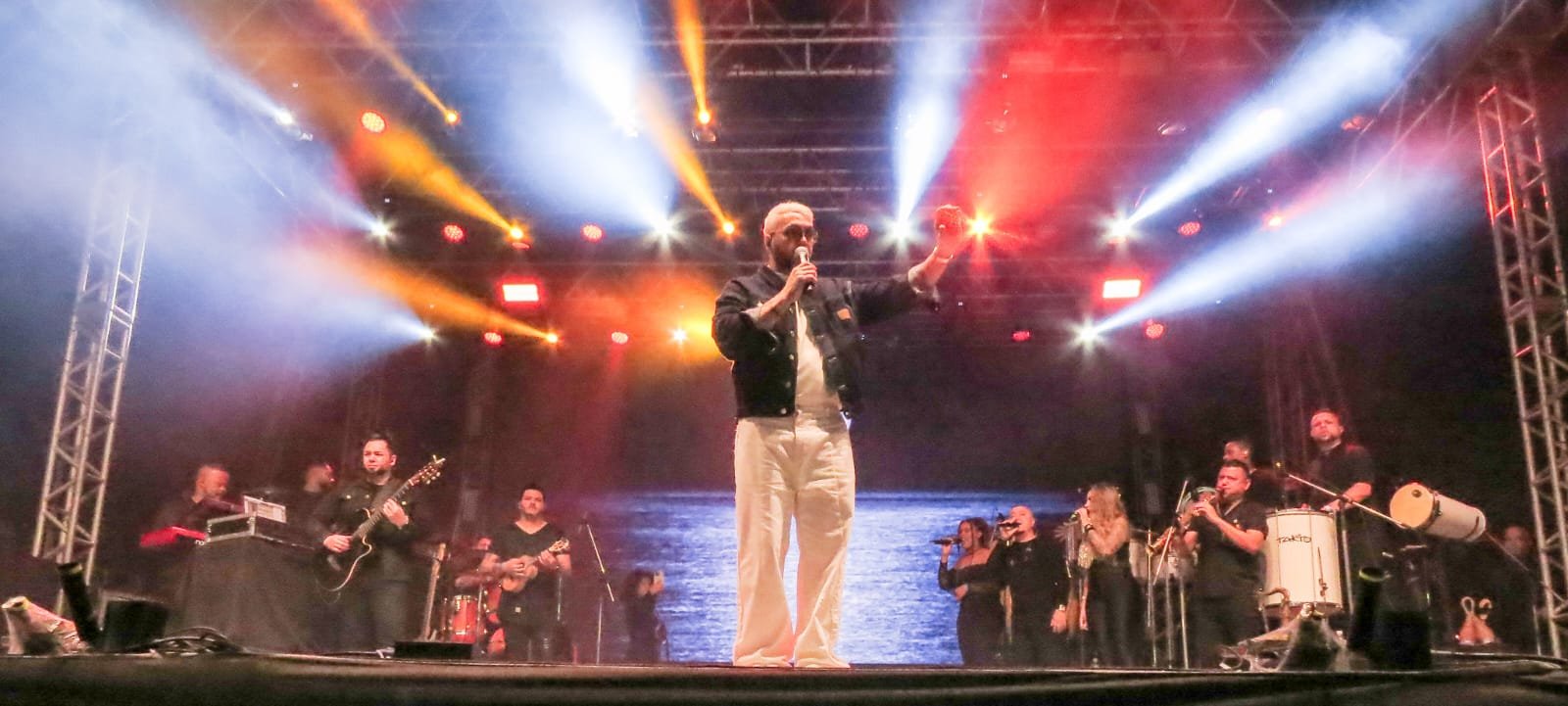 Belo leva público ao delírio em Arraiá de Duque de Caxias 20 Belo / Fotos: Marlucia Ribeiro
