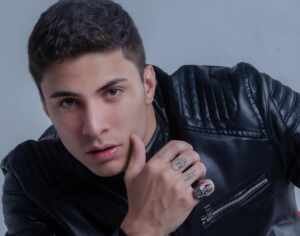 Cria da zona oeste do Rio de janeiro, Danilo Almeida alavanca ao topo do Show Business