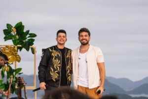 Nadson O Ferinha e Gustavo Mioto juntos em “Aniversário de Amantes”