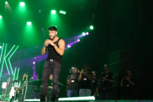 Kevi Jonny encanta público no São João da Bahia em Salvador