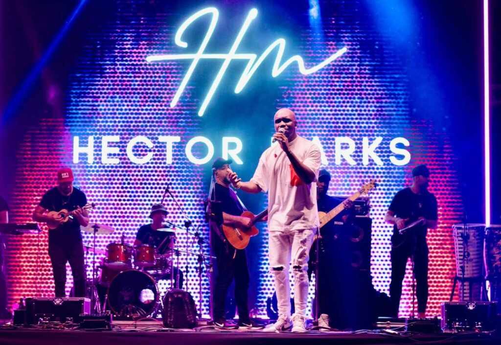 Hector Marks grande promessa da música brasileira faz show no Festival Gastronômico de Martins