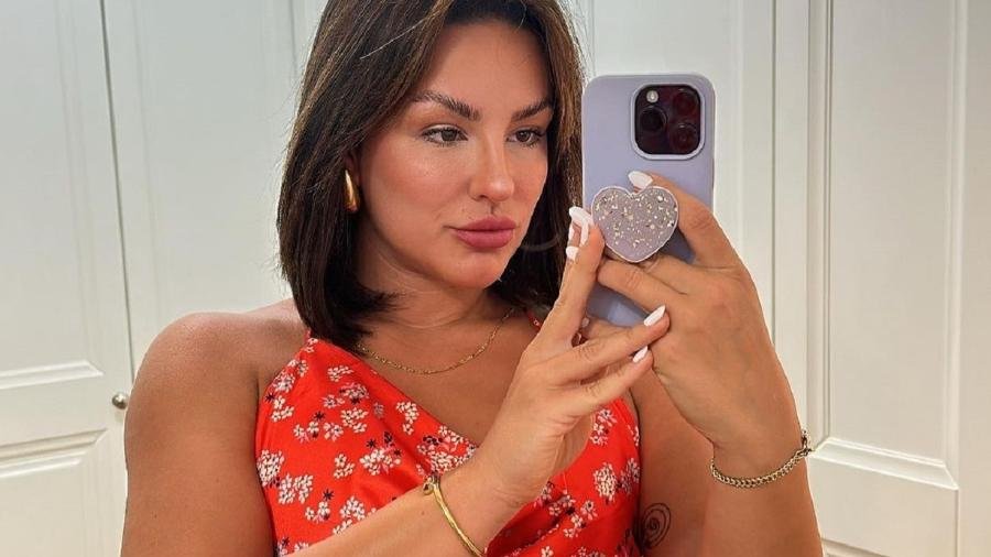 Kéfera Buchmann passa mal em treino e relata situação