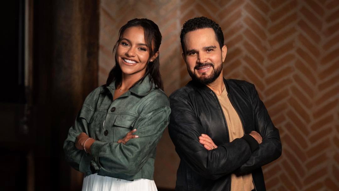 01. Julia Vitoria e Luciano Camargo Sem Palavras