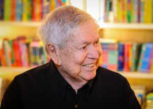 Boni realiza noite de autógrafos de livro em São Paulo