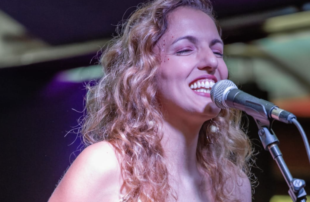 Ana Laura traz o melhor do Forró Pé de Serra a Flora Rica com show gratuito no dia 17 de Agosto Ana Laura traz o melhor do Forró Pé de Serra a Flora Rica com show gratuito no dia 17 de Agosto