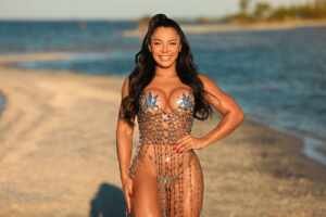 Monique Rizzeto será capa de revista carnavalesca no pré-carnaval 2025