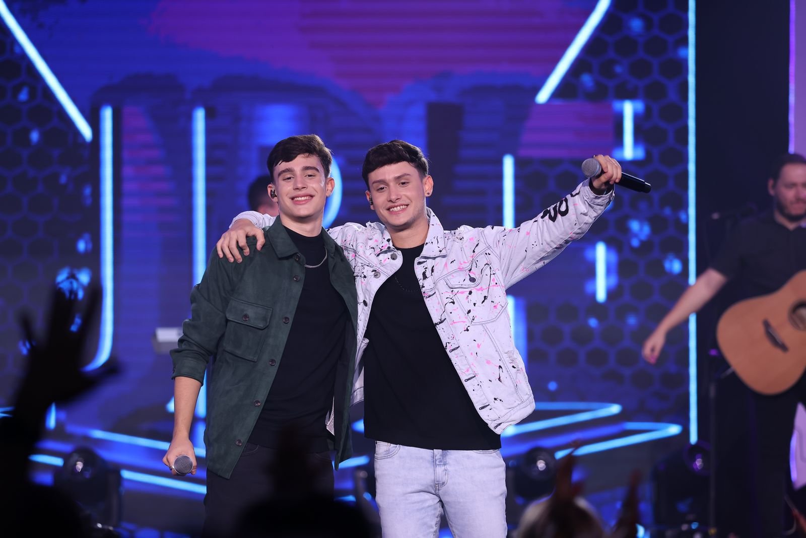 Após sucesso com Luan Pereira, João Pedro e Fellipe lançam novo EP de ‘Arruaça’ 17 PHOTO 2024 08 16 13 49 39