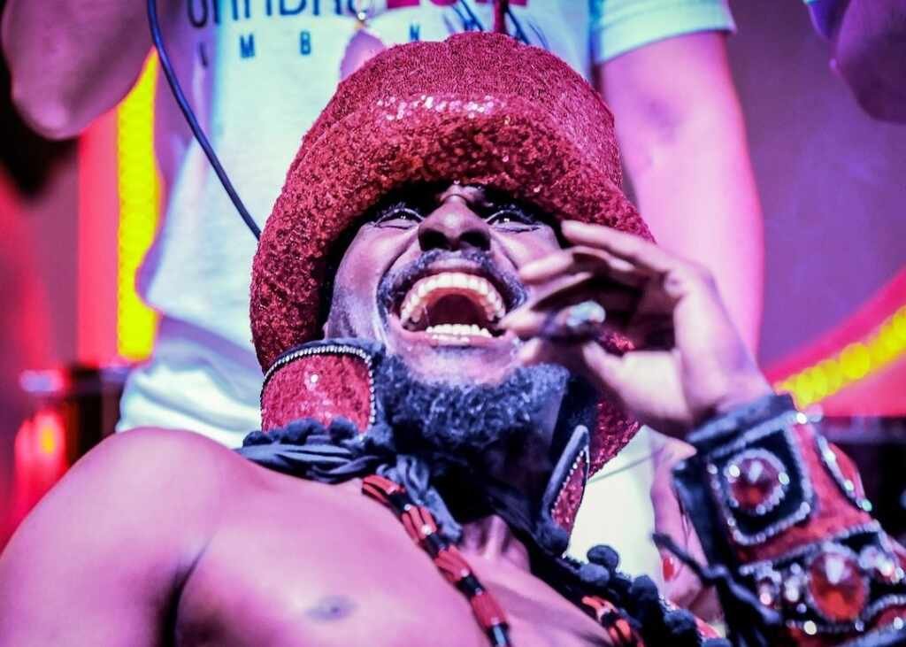 Demerson D’Álvaro: Entre o brilho do carnaval e as emoções da telinha Demerson D'Álvaro: Entre o brilho do carnaval e as emoções da telinha