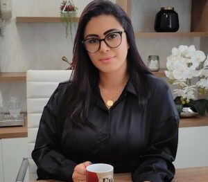 Tamiris de Alvarenga se torna referência em Hipnoterapia Online com método inovador