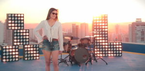 Elly Bernardes: “Cereja do Bolo”: A Nova Sensação da Música Sertaneja