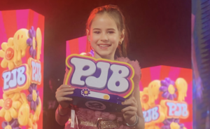 Mel Summers encanta no Prêmio Jovem Brasileiro com carisma e promessa das telinhas