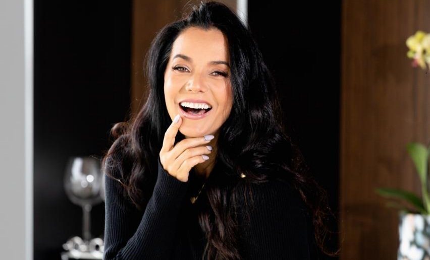 Mônica Carvalho brilha em campanha Publicitária 
