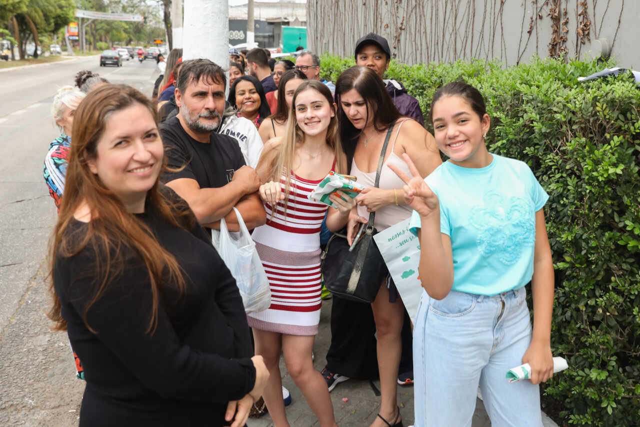 Bazar Beneficente da Gkay atrai fãs e arrecada fundos para instituições de caridade 31 Bazar Beneficente da Gkay atrai fãs e arrecada fundos para instituições de caridade