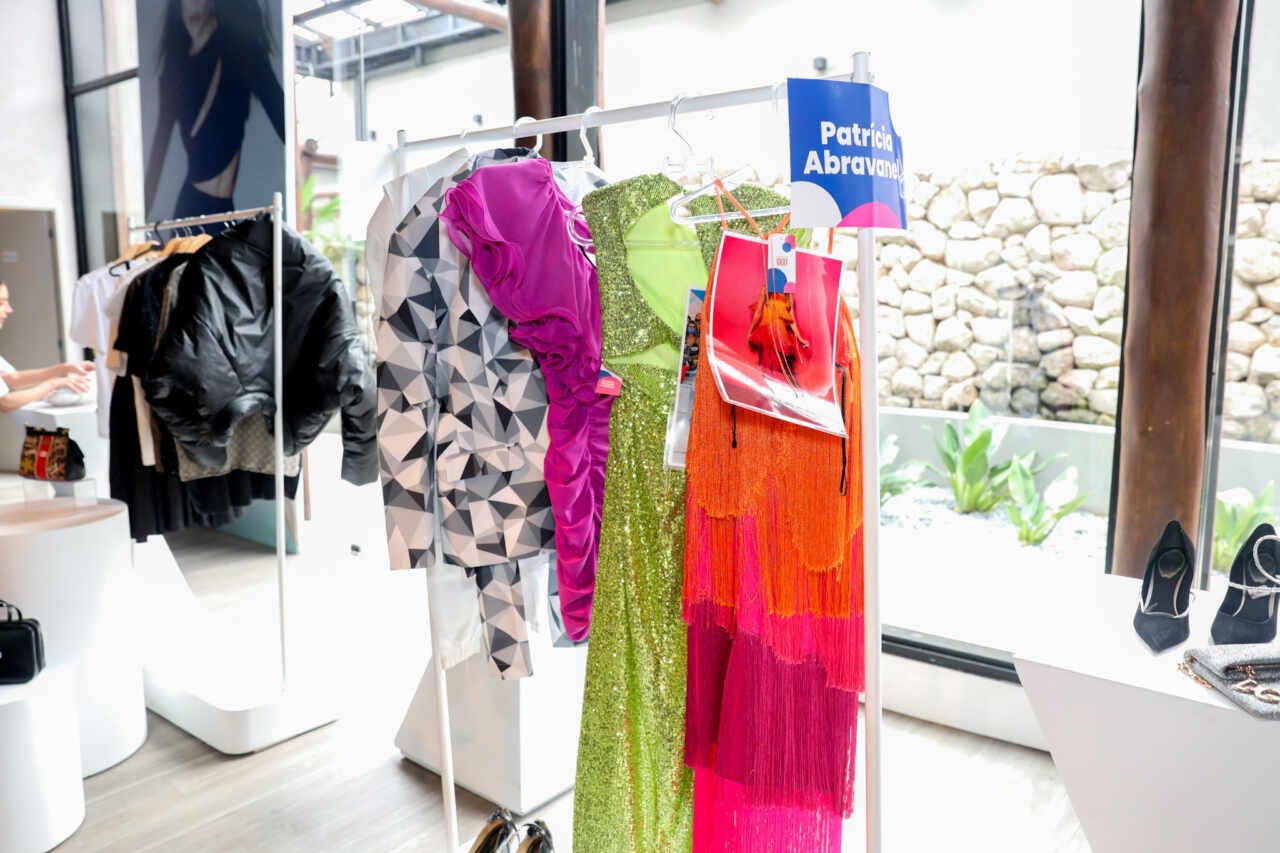 Bazar Beneficente da Gkay atrai fãs e arrecada fundos para instituições de caridade 32 Bazar Beneficente da Gkay atrai fãs e arrecada fundos para instituições de caridade