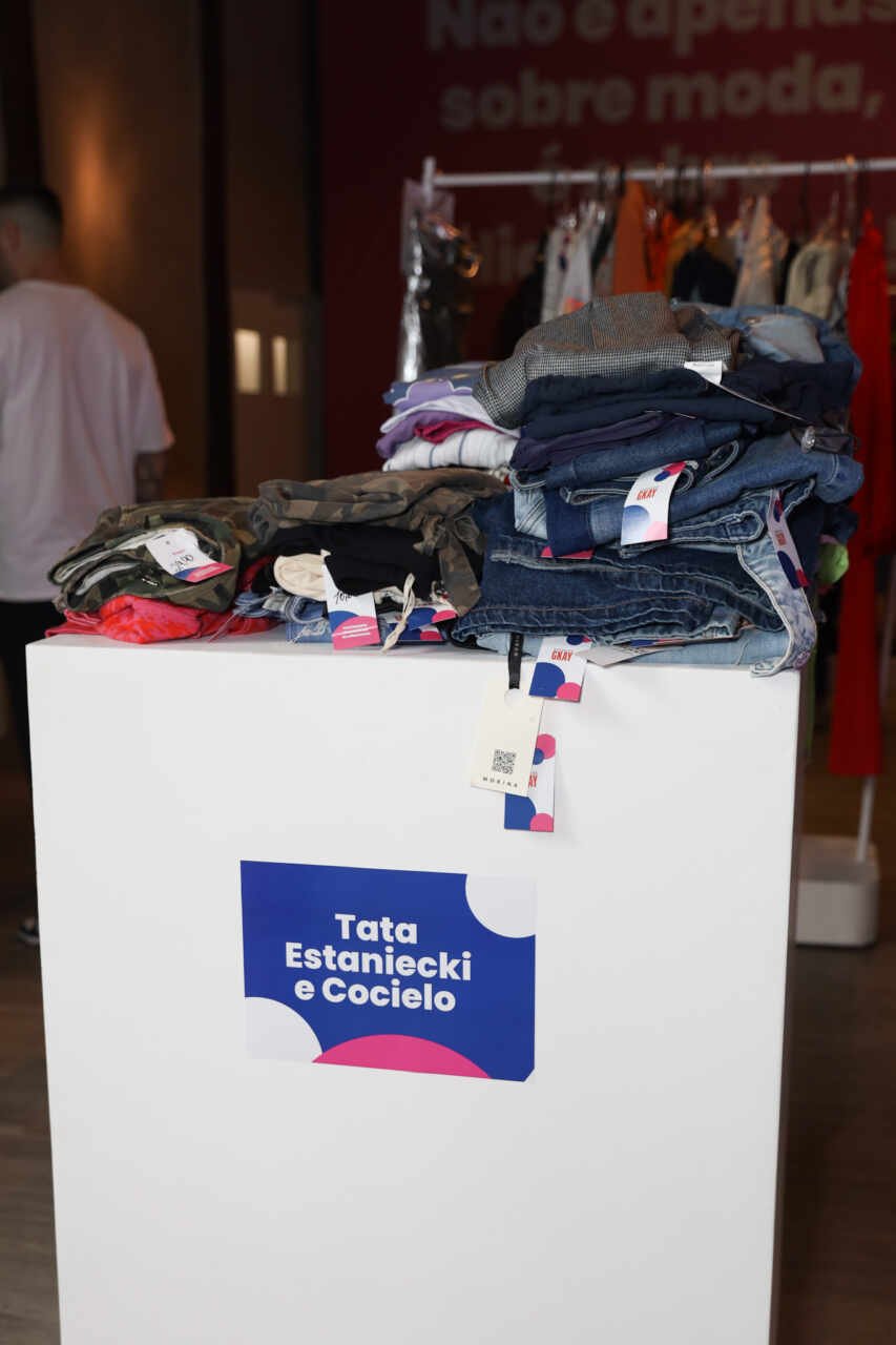 Bazar Beneficente da Gkay atrai fãs e arrecada fundos para instituições de caridade 26 Bazar Beneficente da Gkay atrai fãs e arrecada fundos para instituições de caridade