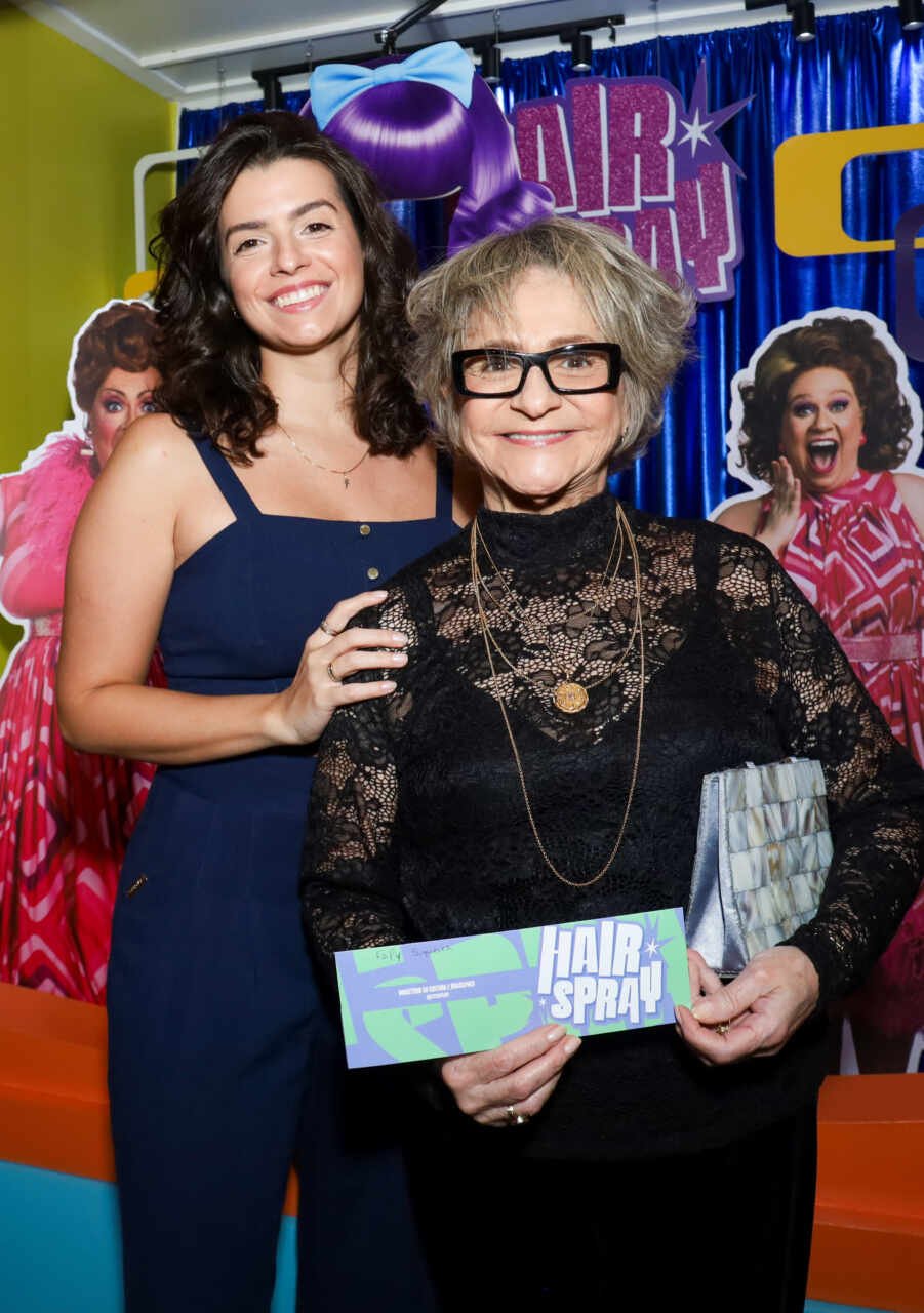 Fafy Siqueira, Nany People entre outros famosos curtem musical “Hairspray” em São Paulo