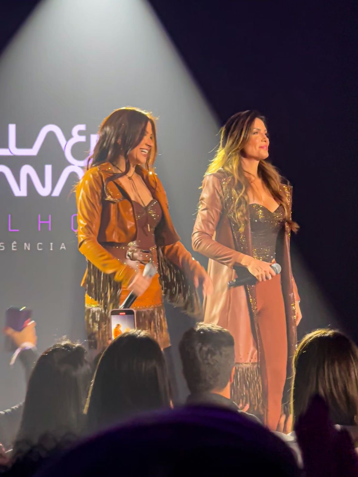 Lucylla e Lucyana gravam DVD em São Paulo