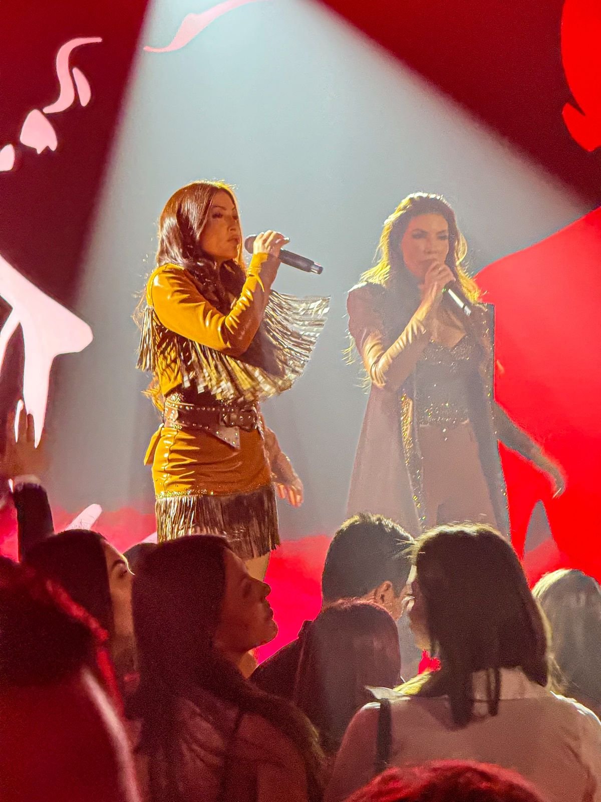 Lucylla e Lucyana gravam DVD em São Paulo