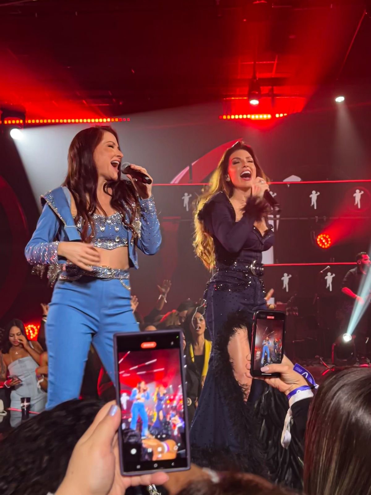 Lucylla e Lucyana gravam DVD em São Paulo