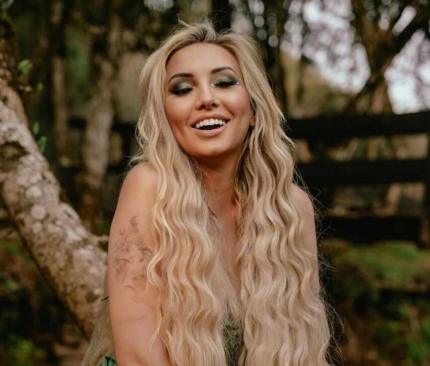 Chaline Grazik, ‘A vidente das estrelas', inaugura a Casa Verde Zania