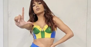Anitta engata romance com jogador de futebol; saiba quem
