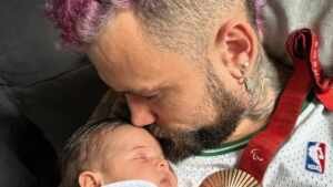 Ex-BBB e medalhista Vinicius Rodrigues anuncia nascimento da filha, Olivia