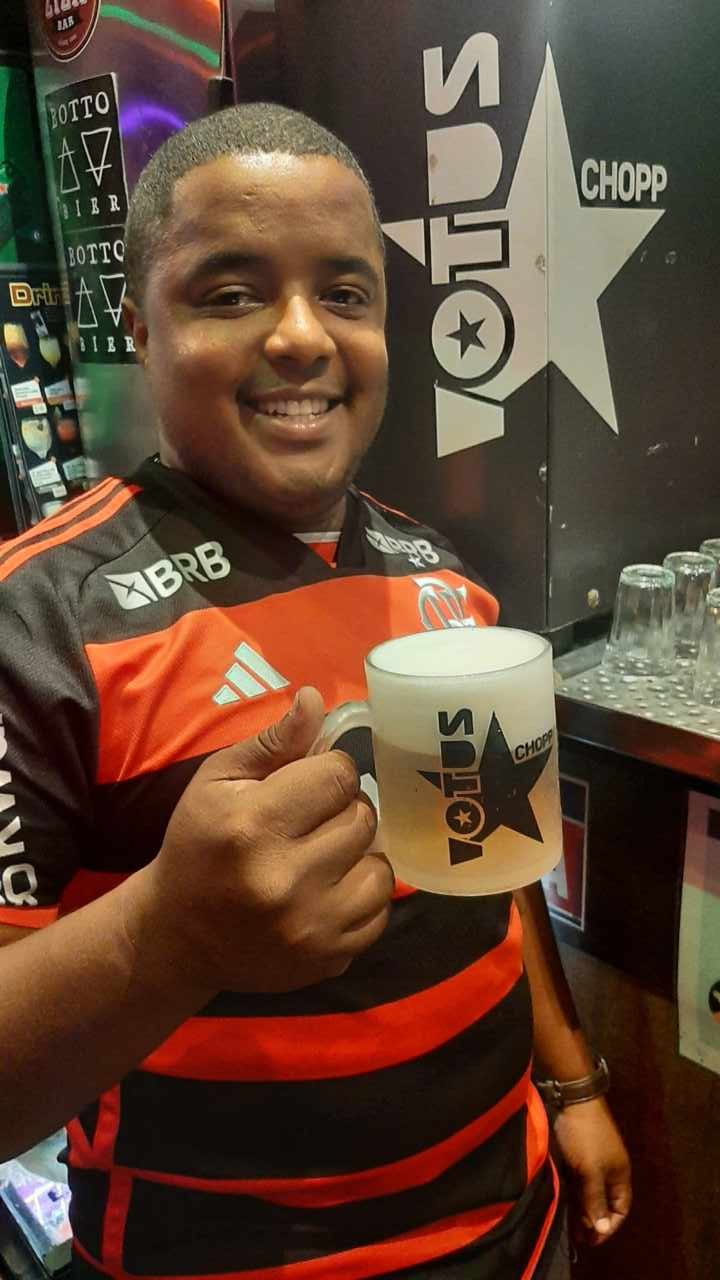 Votus : A Excelência do Chopp conquistando o paladar dos Cariocas 19 Bruno Patrocínio representante do Chopp Votus , acredita no potencial da qualidade da empresa / Foto: Ronaldo Reis