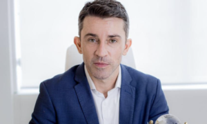 O Trabalho de Shâmis Cynowiec e a Revolução na Reconstrução Hiper-Realista