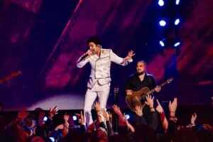 Luan Santana promove imersão inédita em Curitiba com “Registro Histórico – A Experiência”
