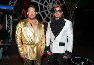 Promoter Helinho Calfat e Fernando Peixe agitam São Paulo com Baile de Halloween