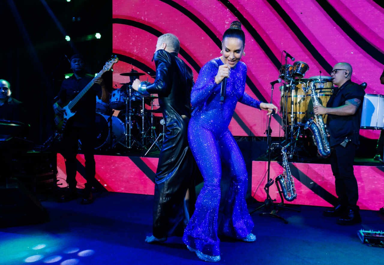 Ivete Sangalo faz roda de axé com Xuxa, Sasha e irmã de Ayrton Senna