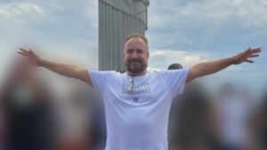Ator Fábio Silva, o Ted, relata insatisfação em passeio ao Cristo Redentor