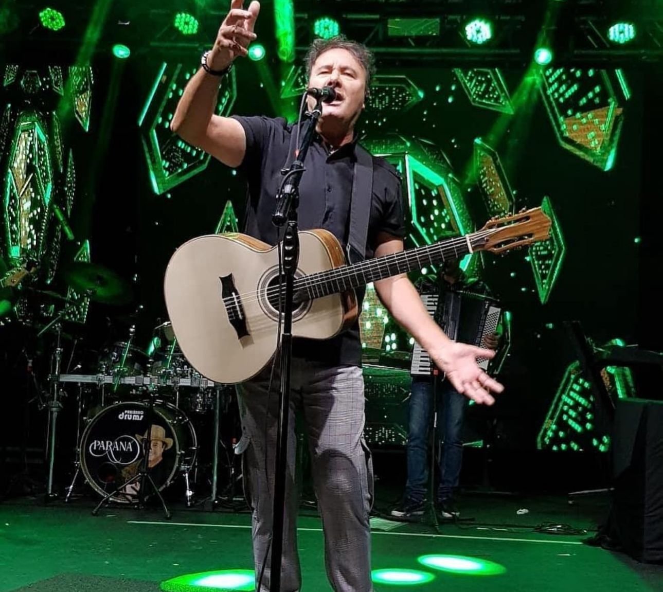 Paraná Lança Primeiro DVD Solo: "O Canto do Canário, Paraná Ao Vivo" 19 PHOTO 2024 10 31 11 33 09