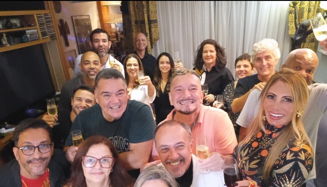 Fora do carnaval Ângela Bismarchi reencontrou amigo carnavalesco 19 Screenshot 20240930 160831 WhatsApp