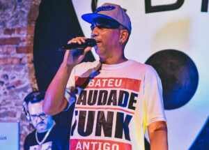Mano Teko defende raízes do funk consciente e rejeita rótulos de pioneiro