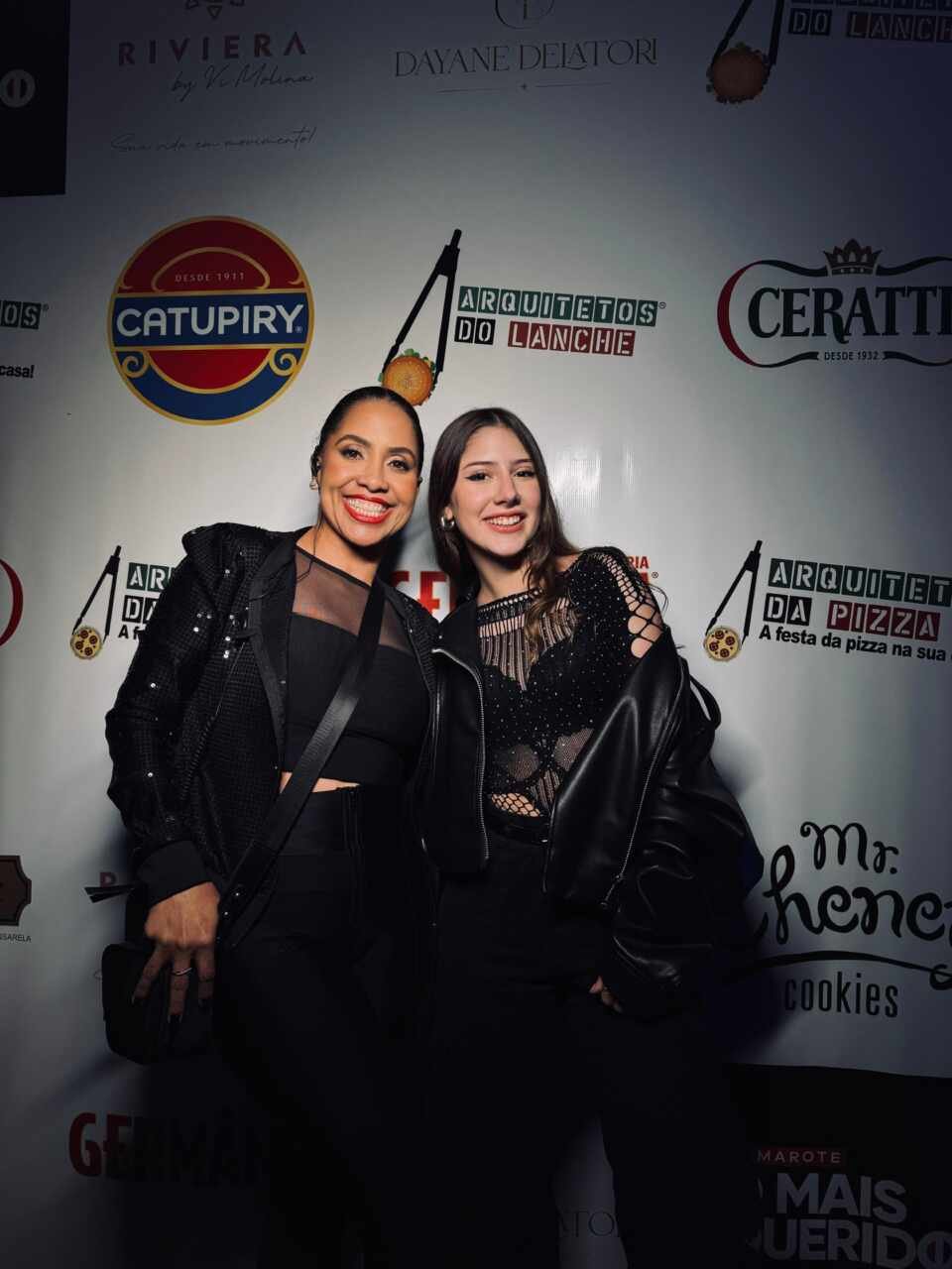 Dayane Delatori organiza camarote VIP no show de Bruno Mars