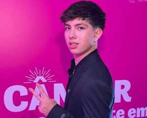 Gabriel Palhares brilha na pré-estreia de “Câncer com Ascendente em Virgem”, no Rio