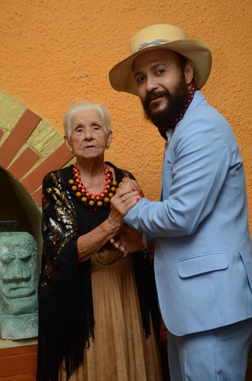 Estilista Guilherme Tavares apresenta Coleção Monarquia 18 Foto/ Reprodução: Internet